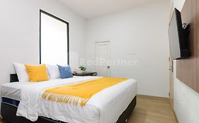 Go Home Residence Redpartner Near Monumen Nasional